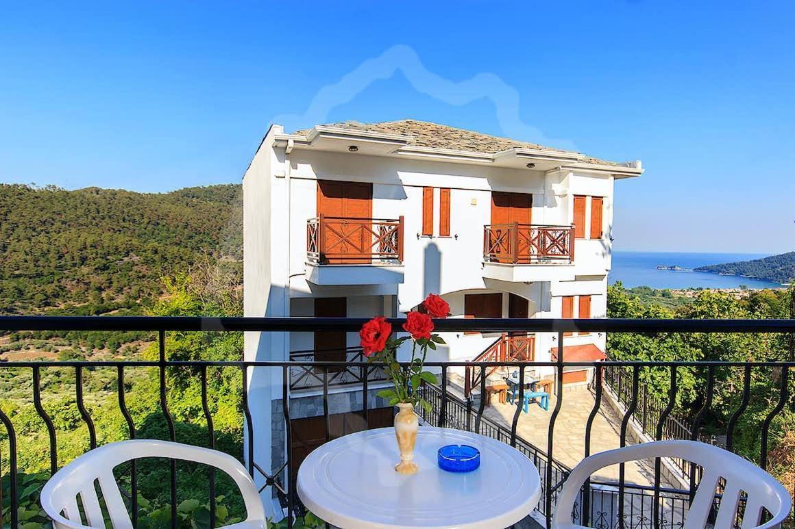 Zeus Guesthouse パナギア エクステリア 写真
