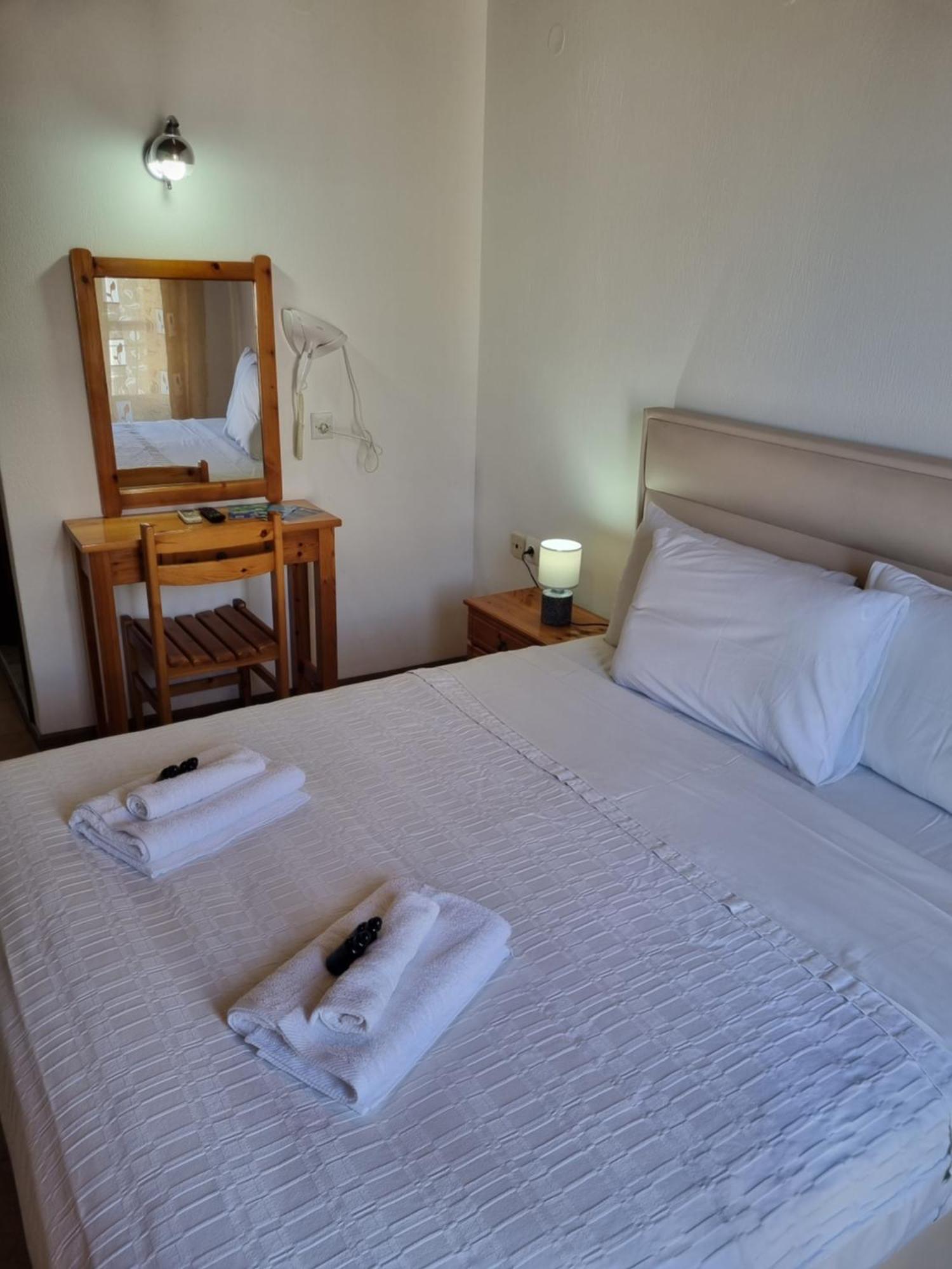Zeus Guesthouse パナギア エクステリア 写真